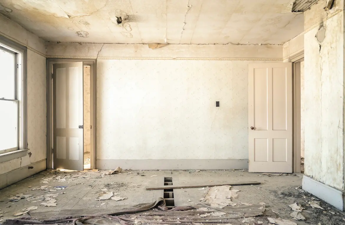 Waste disposal crew managing a cleanout project in Monticello